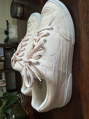 Nike Women’s Pale Pink Canvas Low-Top Sneakers